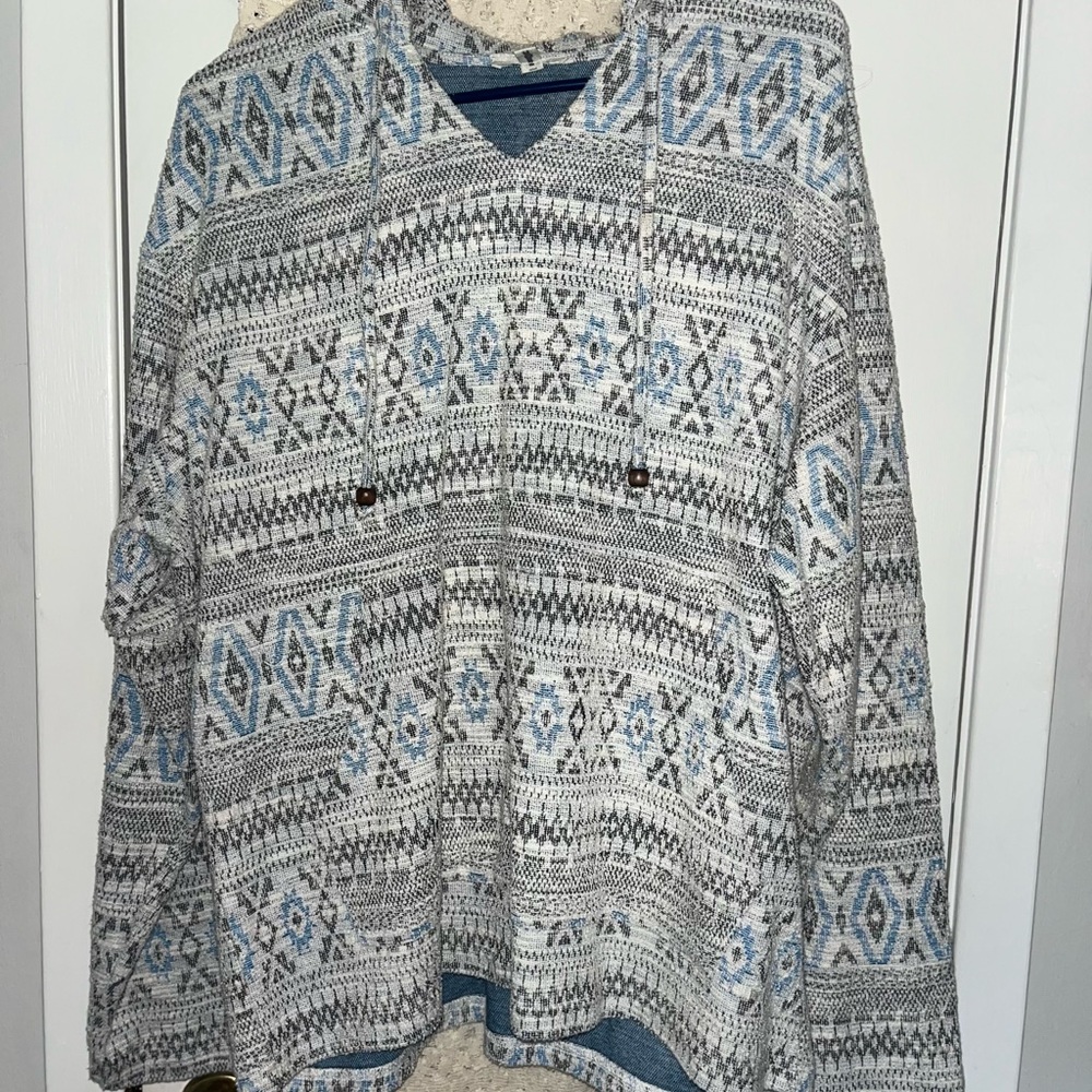 EARTHBOUND V-Neck Sweater with Blue and Gray Patterns